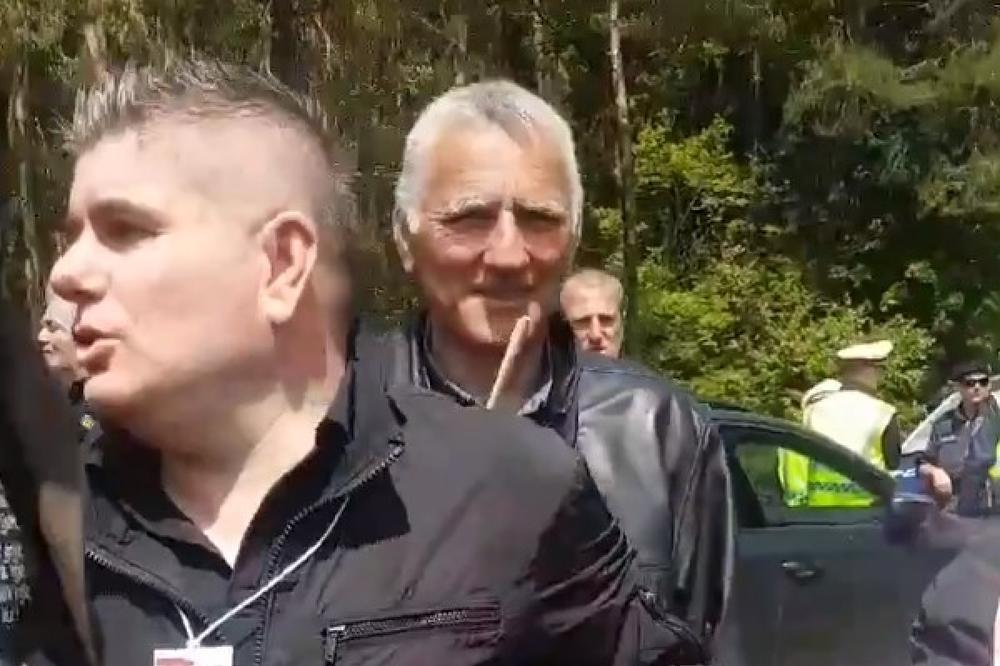 OGLASIO SE DEBELI USTAŠA KOJI JE PLJUVAO LJUDE U BLAJBURGU: Da li je ovo što je rekao SMEŠNIJE ILI JADNIJE?