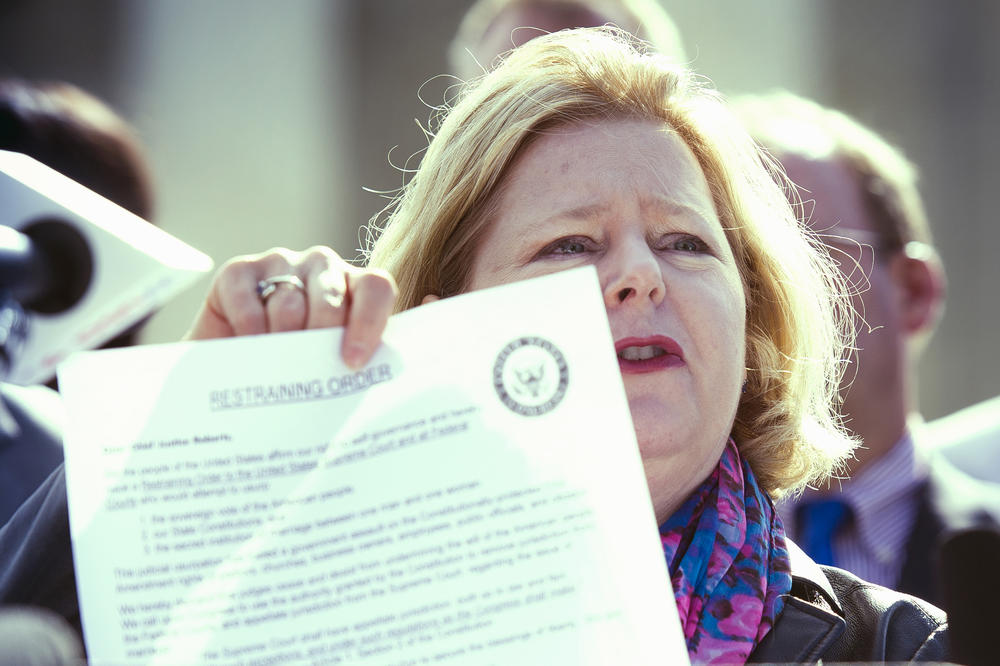 NAJOPASNIJA ŽENA U AMERICI: Ona želi da zabrani abortus u celom svetu!