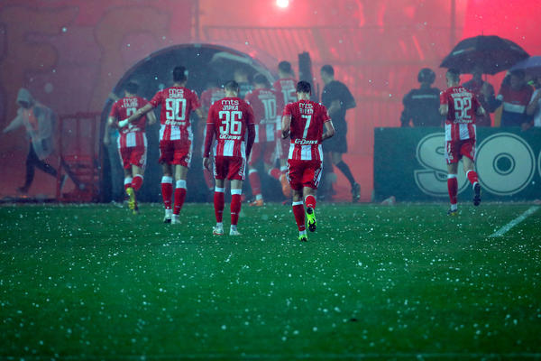 ŠTOPER ODJAVIO ZVEZDU: Čim je čuo da se igračima duguju plate, odlučio je da ne dolazi u Beograd!