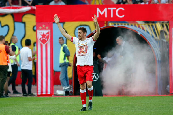 KAKO JE TO MOGUĆE? Svi su gledali u Pavkova sa peharom Superlige, a niko nije video ovaj bitan detalj!