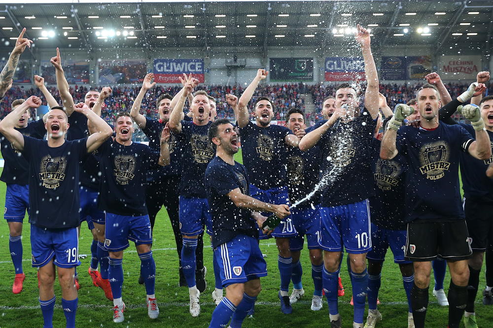 ZVEZDAŠI IMAJU JOŠ RAZLOGA ZA SLAVLJE: Poljaci ispisali istoriju i obradovali crveno-bele!