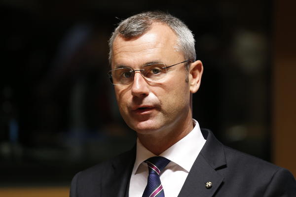 ON ĆE ZAMENITI SKANDALOZNOG AUSTRIJSKOG POLITIČARA: Ovo je novi šef Slobodarske partije Austrije!