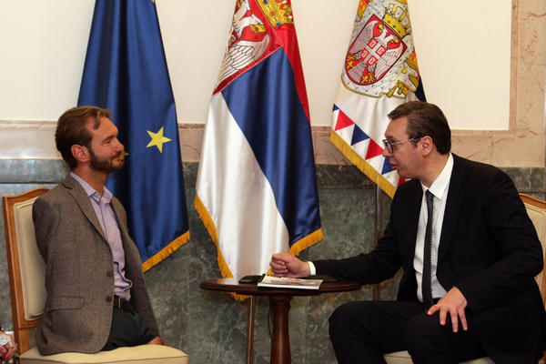 VUČIĆ UGOSTIO NIKA VUJIČIĆA! Čuveni MOTIVACIONI GOVORNIK imao je važnu poruku za predsednika Srbije (FOTO)