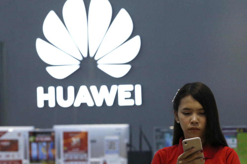 GUGL POPUSTIO! Ipak neće odmah obustaviti saradnju sa HUAVEJOM - doneli su novu odluku!