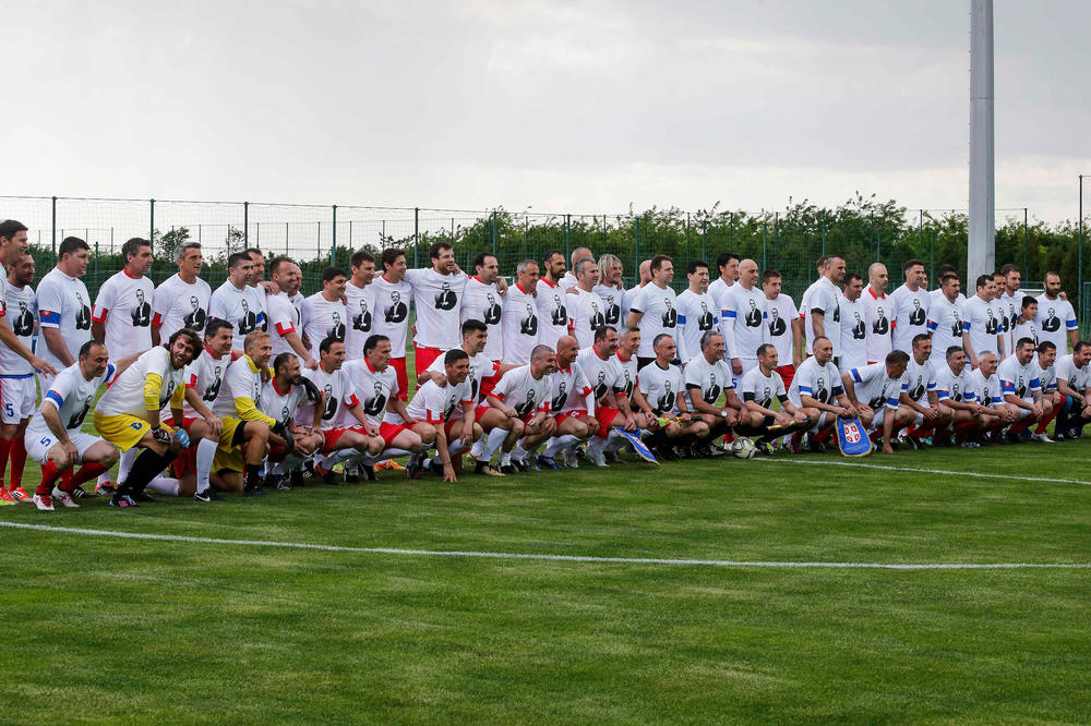 TRENUTAK ZA PAMĆENJE: Sudija je prekinuo meč, a onda se začuo gromki aplauz u čast Gorana Bunjevčevića!