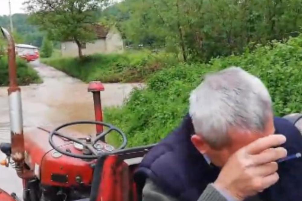 DEKA KOJI JE OBOLEO OD RAKA NIJE MOGAO TRAKTOROM DA PREĐE PREKO REKE! Nije stigao na PREGLED! PRETUŽAN PRIZOR!