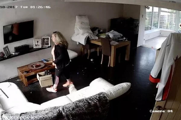 PRIMETILA JE DA JOJ NOVAC NESTAJE IZ KUĆE! Postavila je KAMERU, a kada je videla ko je POTKRADA slogirala se!