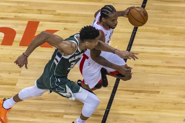 SEVER NIJE PAO: Ujedinjeni Toronto odbranio domaći teren i vratio seriju s Milvokijem na početak!