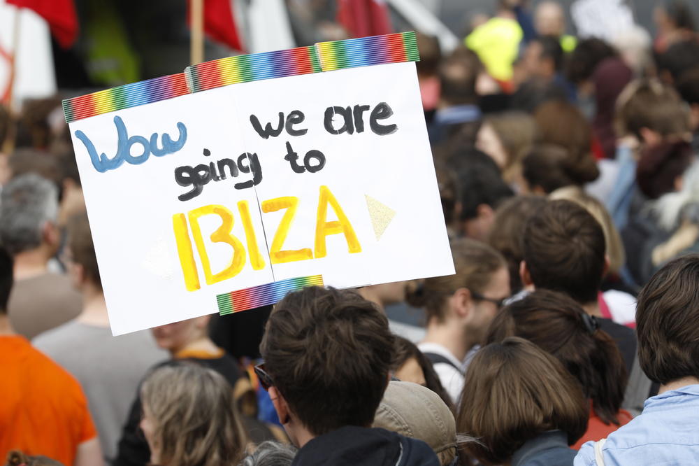 KO JE SRUŠIO AUSTRIJSKE DESNIČARE? Jedan čovek je Gudenusa i Štrahea namamio na IBICU, ovo se zna o njemu!