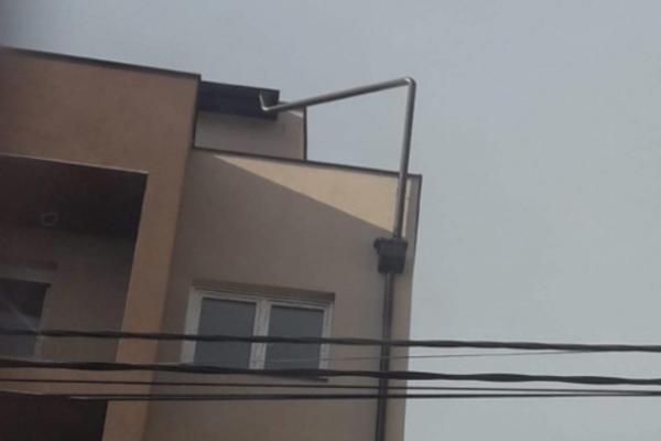 OVO JE NAJČUDNIJI KROV ZGRADE U BEOGRADU: Zbog ovog velelepnog čuda meštani Mirijeva su ostali BEZ TEKSTA! (FOTO)