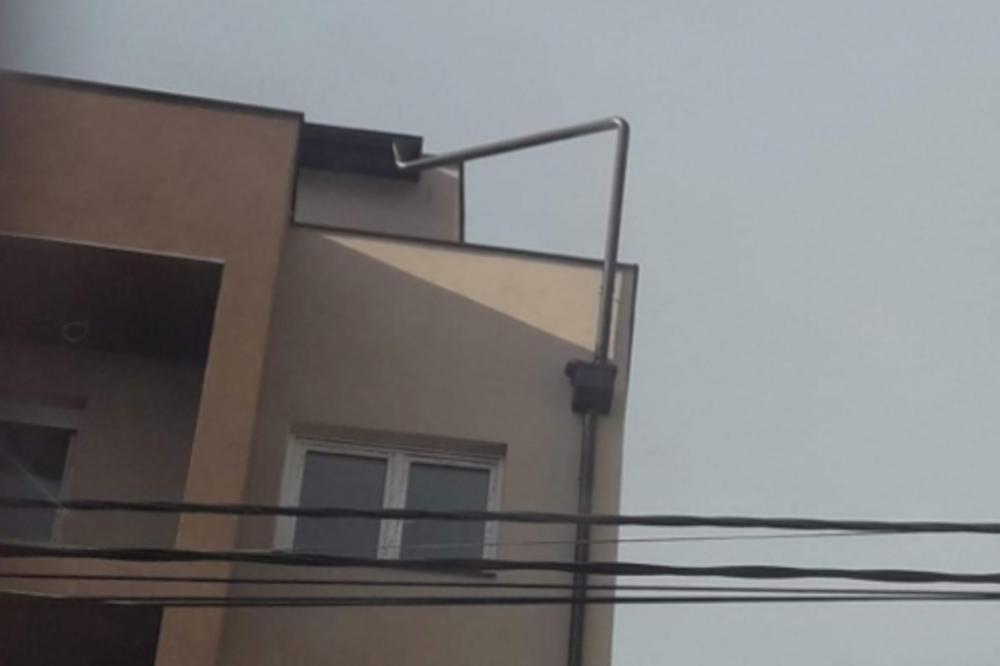 OVO JE NAJČUDNIJI KROV ZGRADE U BEOGRADU: Zbog ovog velelepnog čuda meštani Mirijeva su ostali BEZ TEKSTA! (FOTO)