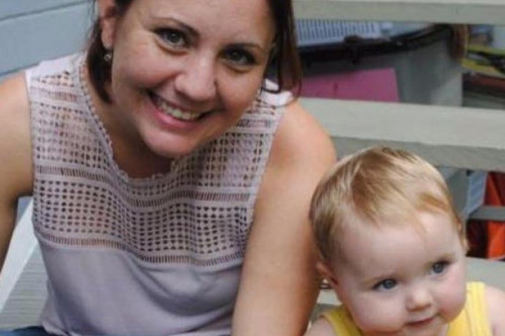 Ova majka je na fotografijama uočila da joj petogodišnja ĆERKA ima RAK OKA! EVO KAKO DA PROVERITE VAŠE DETE!