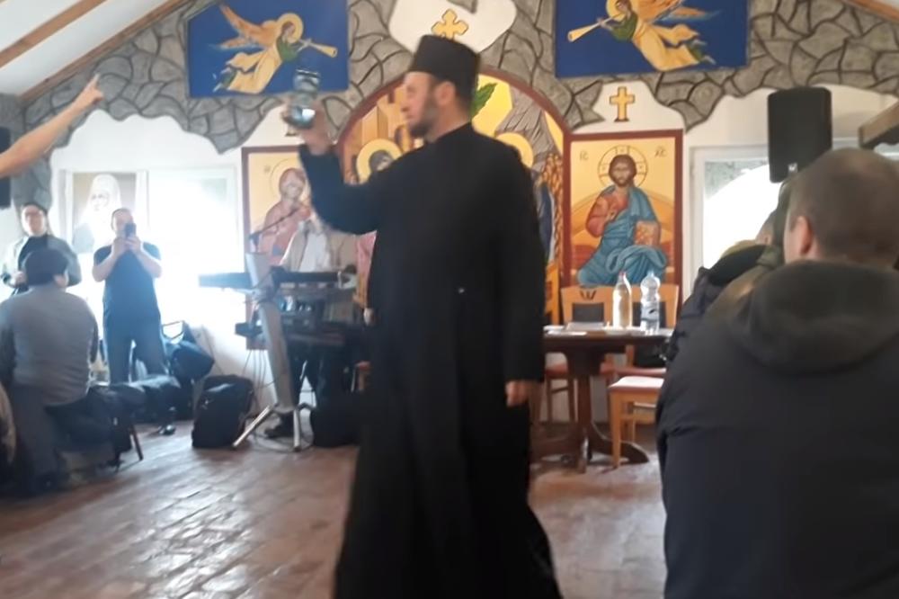 O SVEŠTENIKU IVANU BRUJI CELA SRBIJA! Pop organizovao ŽURKU za SAMCE u svojoj parohiji! TREŠTE TEŠKI NARODNJACI