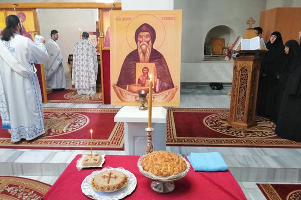 VERNICI IZ GRAČANICE I DRUGIH SELA NA KOSOVU STIGLI U CRKVU: Obeležena slava u Prištini