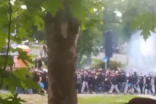 DIM, TOPOVSKI UDARI I UVREDLJIVA PESMA O ZVEZDI: Korteo Grobara prošao ka Marakani nabijen adrenalinom!