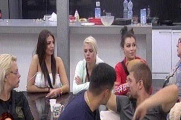 STANIJA JE ŽESTOKO ISPROZIVALA ANU KORAĆ! Posle njenih reči nastao je HAOS