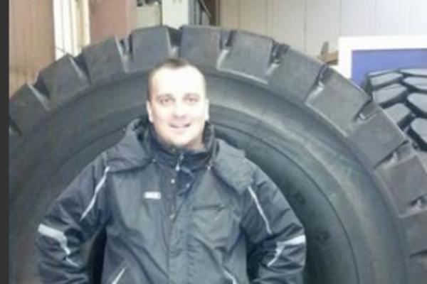 UHAPŠEN VULKANIZER IZ NOVOG SADA KOJI JE ZAKLAO CELU PORODICU! Policija ga je privela nakon blokade GRADA!