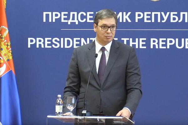 VUČIĆ SA SRBIMA S KOSOVA: Znamo da je ROSU u pripravnosti! Dok se takse ne ukinu nema razgovora!