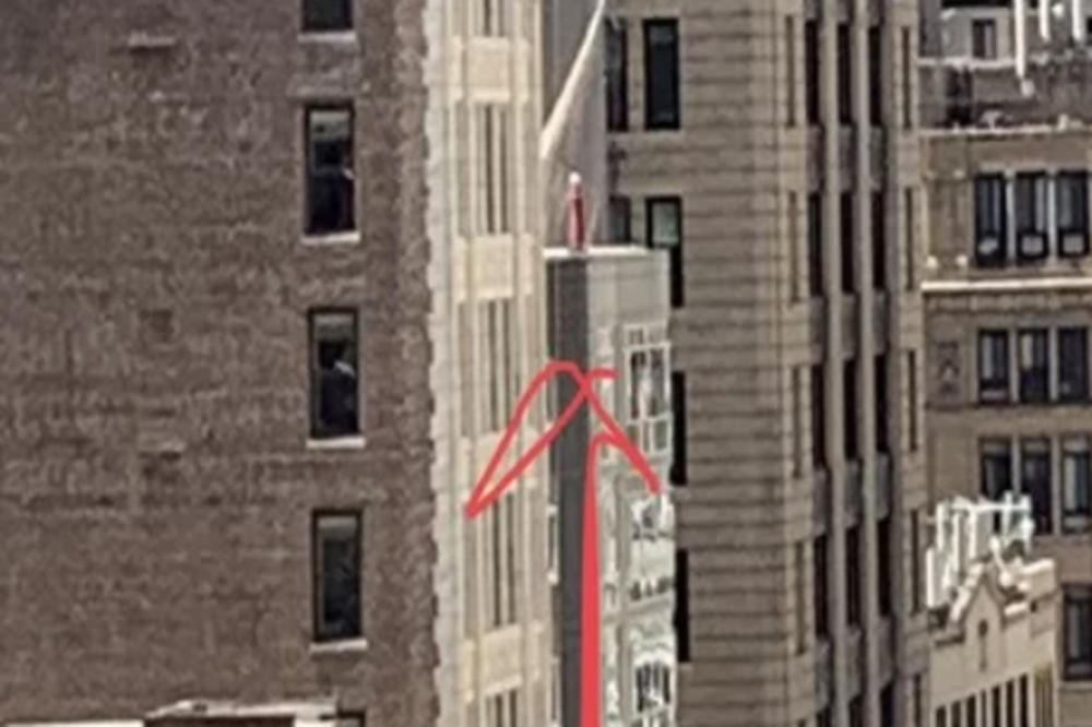 VIDELA JE ŽENU KAKO SE SPREMA DA SKOČI SA ZGRADE: Pozvala je policiju, a onda otkrila da se GRDNO PREVARILA (FOTO)