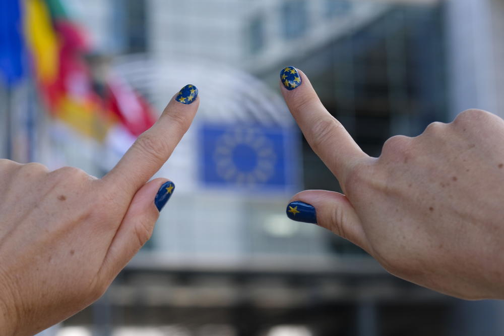 KORONAVIRUS POCEPAO EVROPSKU UNIJU: Čemu savez u kojem caruje nesolidarnost, a pomoć stiže od neprijatelja?