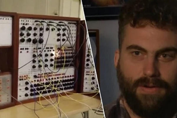 HAOS U GLAVI, SJAJNA DISKO LOPTA! Čistio instrument iz 1960-ih, pa završio na LSD-u koji ga je radio 9 sati!