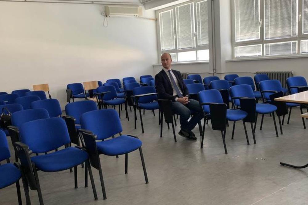 Balša Božović otišao na predavanje Aleksandra Martinovića u Ćupriji! KADA JE STIGAO, ZATEKAO JE OVAJ PRIZOR! VIDEO