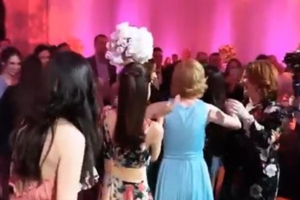 PRAVO U RUKE! Ko je uhvatio DRAGANIN BIDERMAJER?Nijedan običaj nije propušten