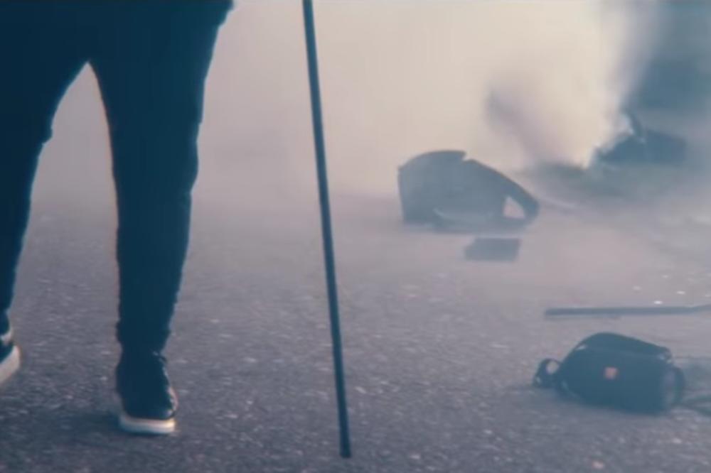 OVO ĆE VAS POTRESTI DO SRŽI! Darko Lazić u novoj pesmi opisao SVU TRAGEDIJU koja ga je zadesila i posvetio je MAJCI