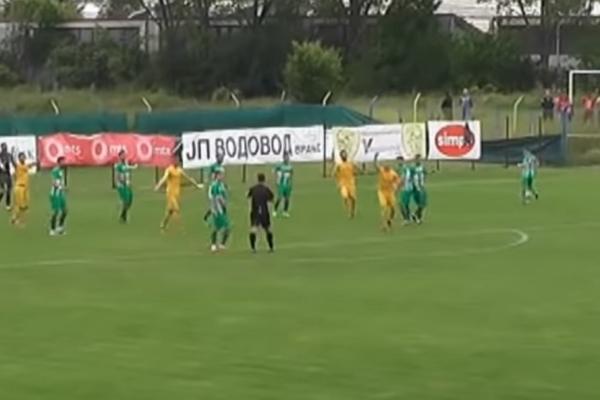KAKO JE OVO MOGAO DA BUDE PENAL? Skandalozna situacija sa meča Dinamo Vranje - Inđija, a sudija je bio na metar...