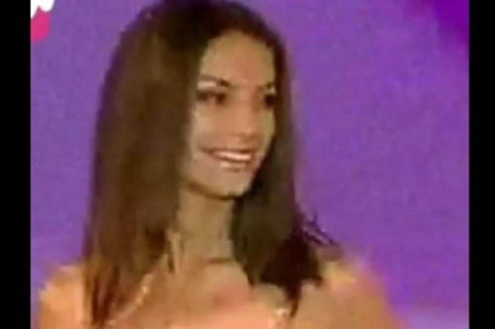 RADA MANOJLOVIĆ KAO MALOLETNICA PEVALA POD ŠATOROM: Sa 16 godina uveseljavala NAROD, čekala da se SPUSTE KAŠIKE!