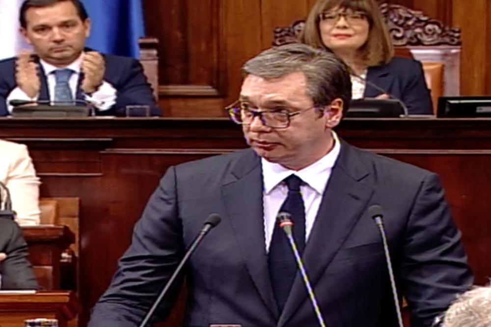 VOJSKA SRBIJE JE U BORBENOJ GOTOVOSTI! Vučić poslao OŠTRU PORUKU ZAPADU zbog napada Albanaca na Srbe na Kosovu