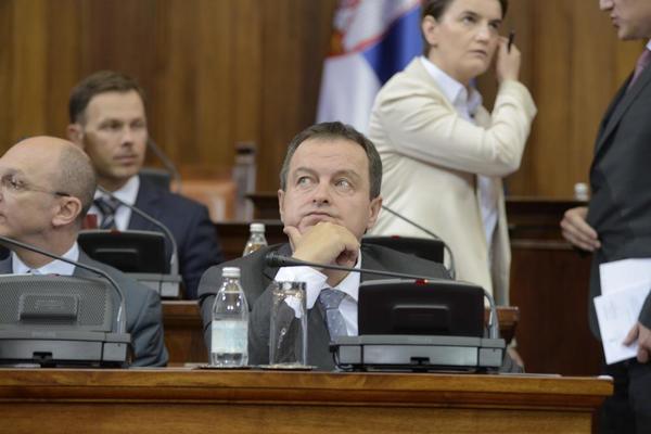 IVICA DAČIĆ SOČNO OPLJUVAO BRITANSKE ŠPIJUNE! Zna da ga PRISLUŠKUJU, a poručio im je samo jedno