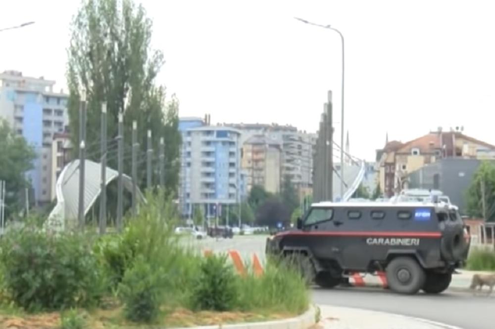 UŽASNA PROVOKACIJA U KOSOVSKOJ MITROVICI: Zastave VELIKE ALBANIJE postavili da uznemire Srbe!