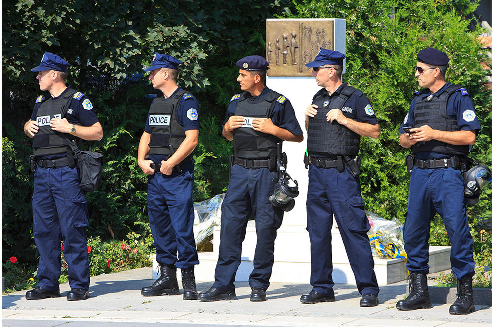 SUDBINA POLICAJACA KOJE JE SU UHAPSILI ROSU NEĆE BITI LAKA: Nakon pritvora, čeka ih još užasa