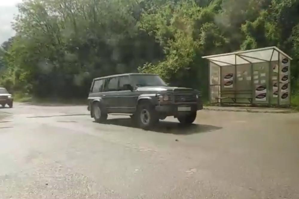 PRIPADNICI ROSU PRAVE HAOS NA KOSOVU: Uništavaju ugostiteljske objekte! SPREMA SE SVE VEĆI HAOS! (VIDEO)