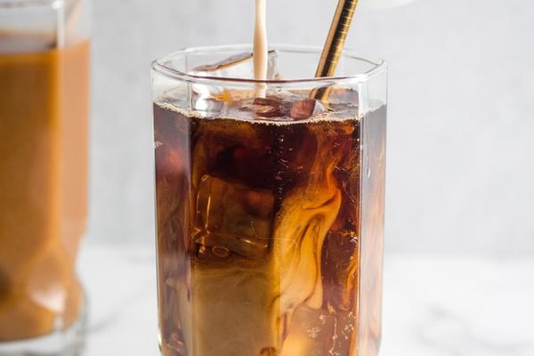 HLADNA KAFA JE PREPORUČLJIVIJA VIŠE NEGO ŠTO MISLITE: Evo šta se dešava u organizmu kada je pijete