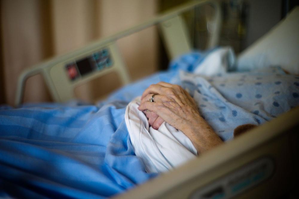 BILA JE KLINIČKI MRTVA 27 MINUTA: Kad je došla sebi, tražila je olovku i ODMAH NAPISALA SAMO JEDNU STVAR!