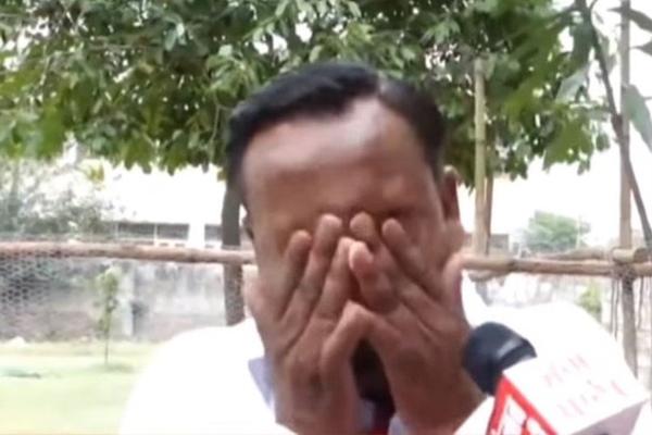 PLAKAO KAO DETE JER JE DOBIO SAMO 5 GLASOVA! Političaru se smeju jer njegova porodica ima 9 članova...