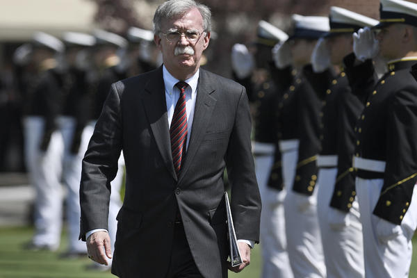 KO ĆE ZAMENITI BOLTONA U BELOJ KUĆI? Mnogo se spekuliše, ali izgleda da je u pitanju ON!