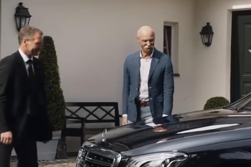 DIREKTOR MERCEDESA JE OTIŠAO U PENZIJU, A BMW JE U TO IME SNIMIO URNEBESNU REKLAMU: Ovome se smeje ceo svet (VIDEO)