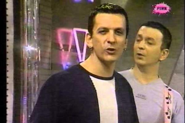 KIDALI SU 90-IH I SVI SU SE LOŽILI NA NJIH! Nestali su sa ESTRADE, a sada se vraćaju ZBOG SMRTI MAJKE!