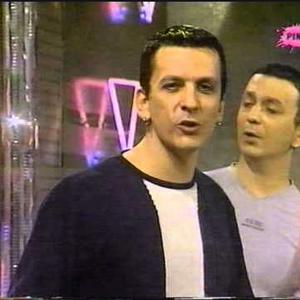 SRPSKI PEVAČ PODIGAO KREDIT I UNIŠTIO ŽIVOT! Rata krenula da skače, nije imao DA VRATI PARE: "DOBIO SAM I ŠEĆER"