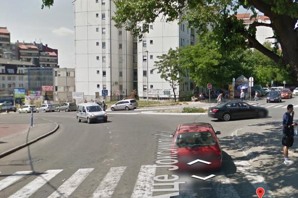 NIKAD VIĐENA SCENA U BEOGRADU! Čovek pretrčavao ulicu, PA UDARIO GLAVOM U AUTOBUS