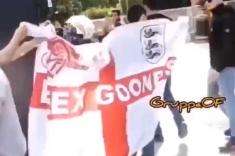 HAOS U BAKUU PRED FINALE LIGE EVROPE: Pala zastava navijača Arsenala!