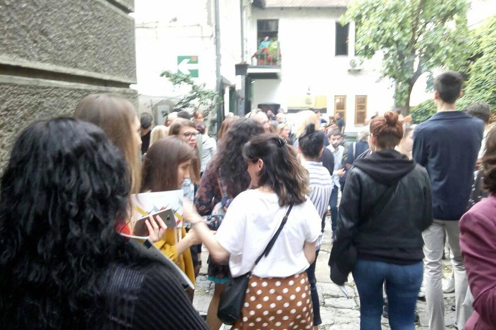 VANREDNO STANJE UKIDA SE POSLE ĐURĐEVDANA?! Evo šta sve mora da se desi da se ukinu najstrože mere!