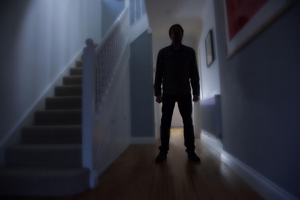 ĆERKICA JE MAHALA NEKOM U HODNIKU, ALI TAMO NIJE BILO NIKOG: Još jedna užasna priča koja je potresla Srbiju