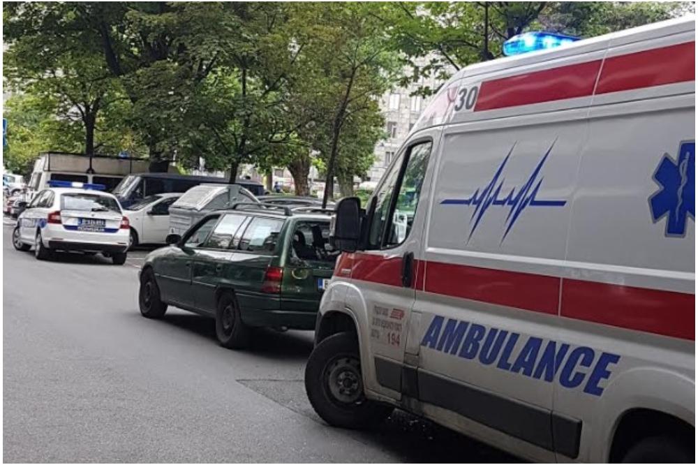 NESREĆA U CENTRU BEOGRADA! Polo udario pešaka, BIO JE SAV U KRVI (FOTO)