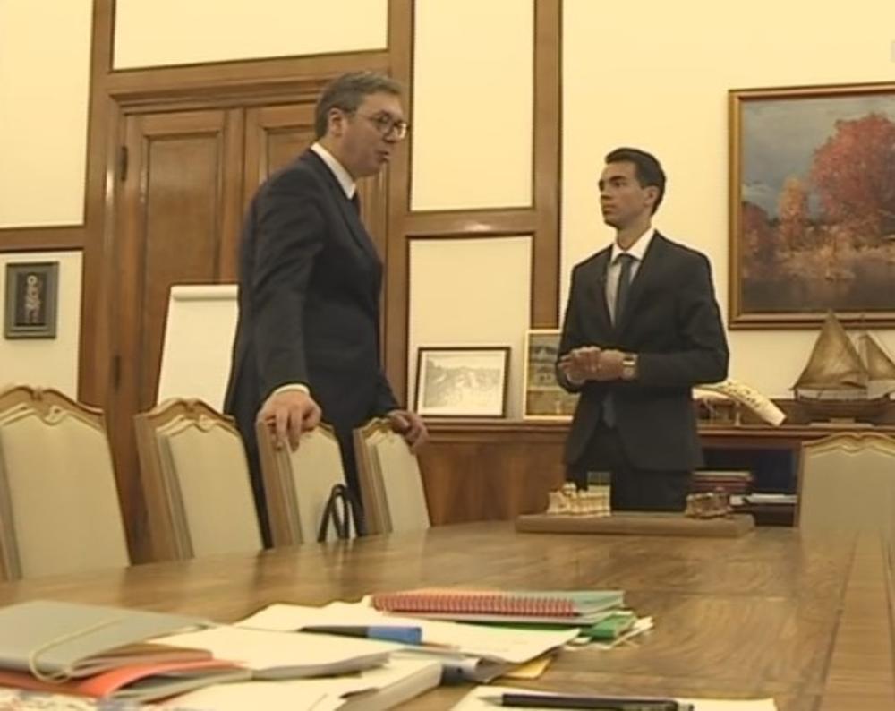 Vučić uči ruski jezik  