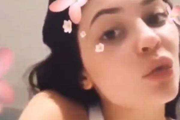 RIJALITI ZVEZDA VAŽI ZA JEDNU OD NAJZGODNIJIH ŽENA! A, kada vidite njenu fotku iz lične karte sve će vam biti jasno