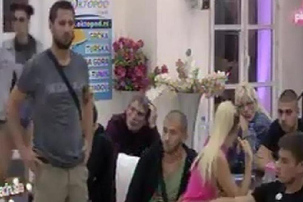 NEVEROVATNE SCENE U ZADRUZI: Srbija je čekala 13 GODINA na ove njegove reči! (VIDEO)